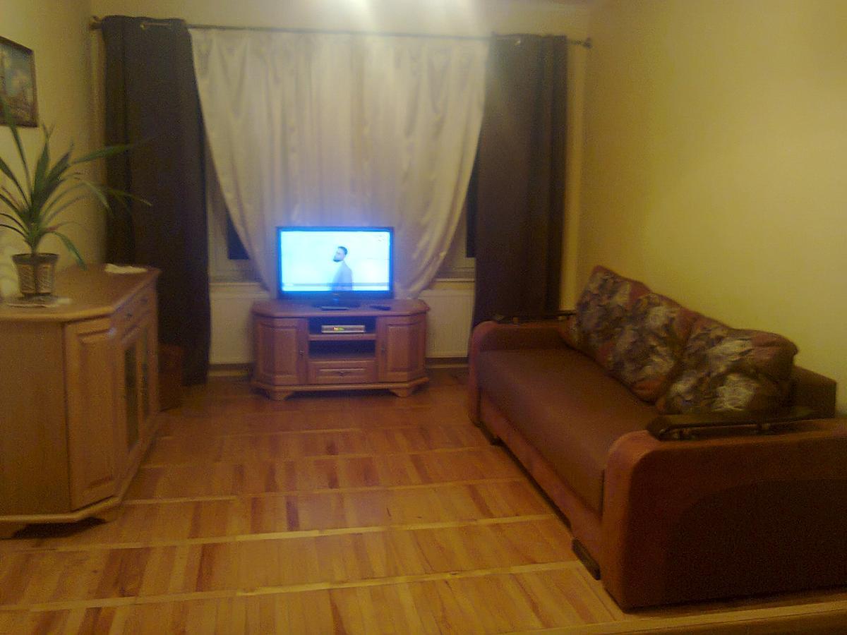 Apartment With Balcony Λβιβ Εξωτερικό φωτογραφία